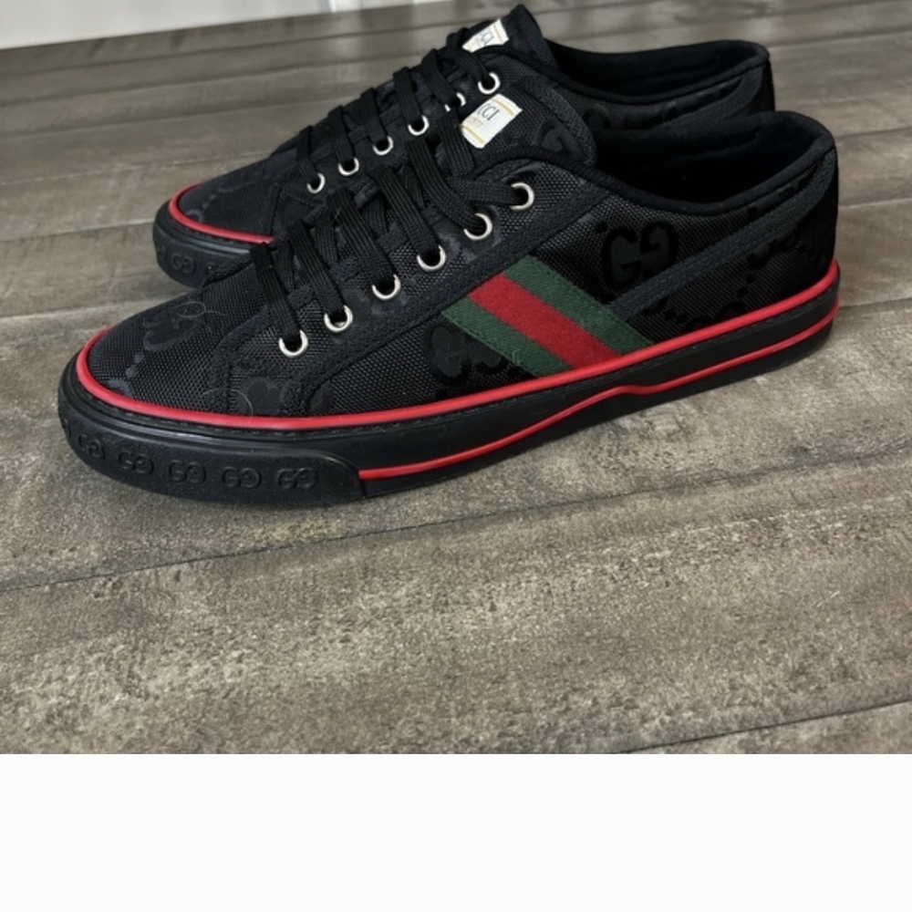 Gucci Men's Black Sneakers with Red and Green Accents